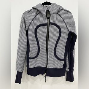 Lululemon, Scuba Full-Zip Hoodie white and navy size 8